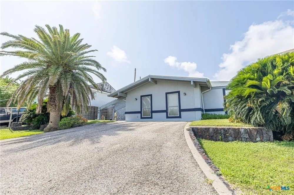 189 Driftwood Drive City By The Sea, TX 78336