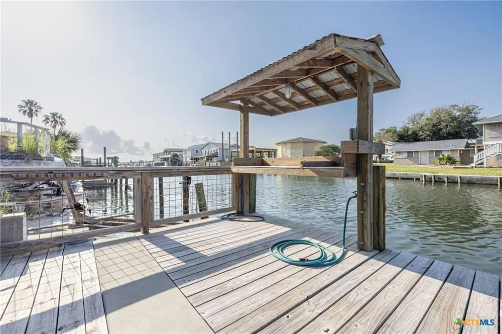 189 Driftwood Drive City By The Sea, TX 78336