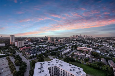 1701 Hermann Drive Drive #27CE