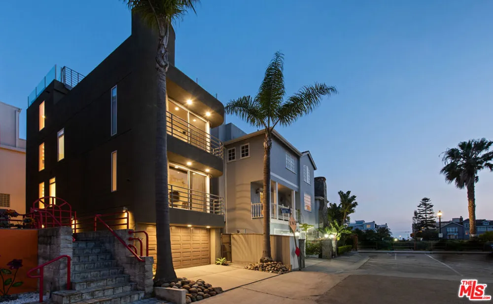 110 Topsail Mall Marina del Rey, CA 90292