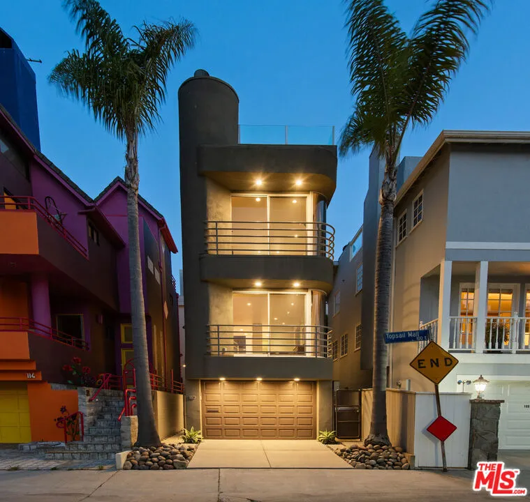 110 Topsail Mall Marina del Rey, CA 90292