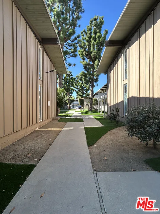 11131 ROSE AVENUE #25 Los Angeles, CA 90034