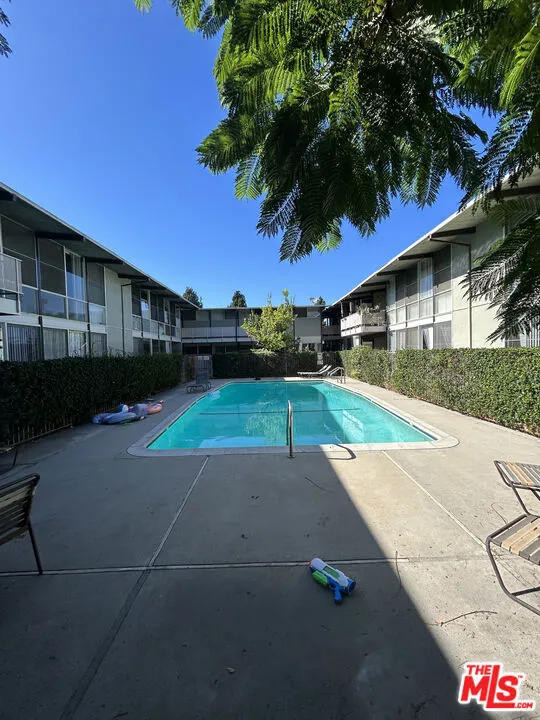 11131 ROSE AVENUE #25 Los Angeles, CA 90034