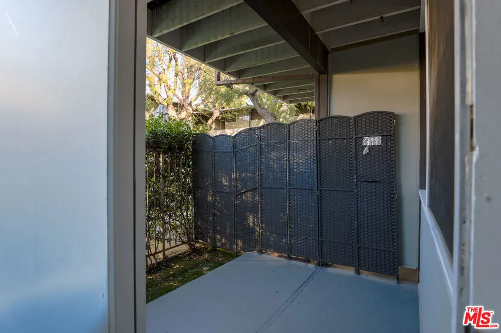11131 ROSE AVENUE #25 Los Angeles, CA 90034