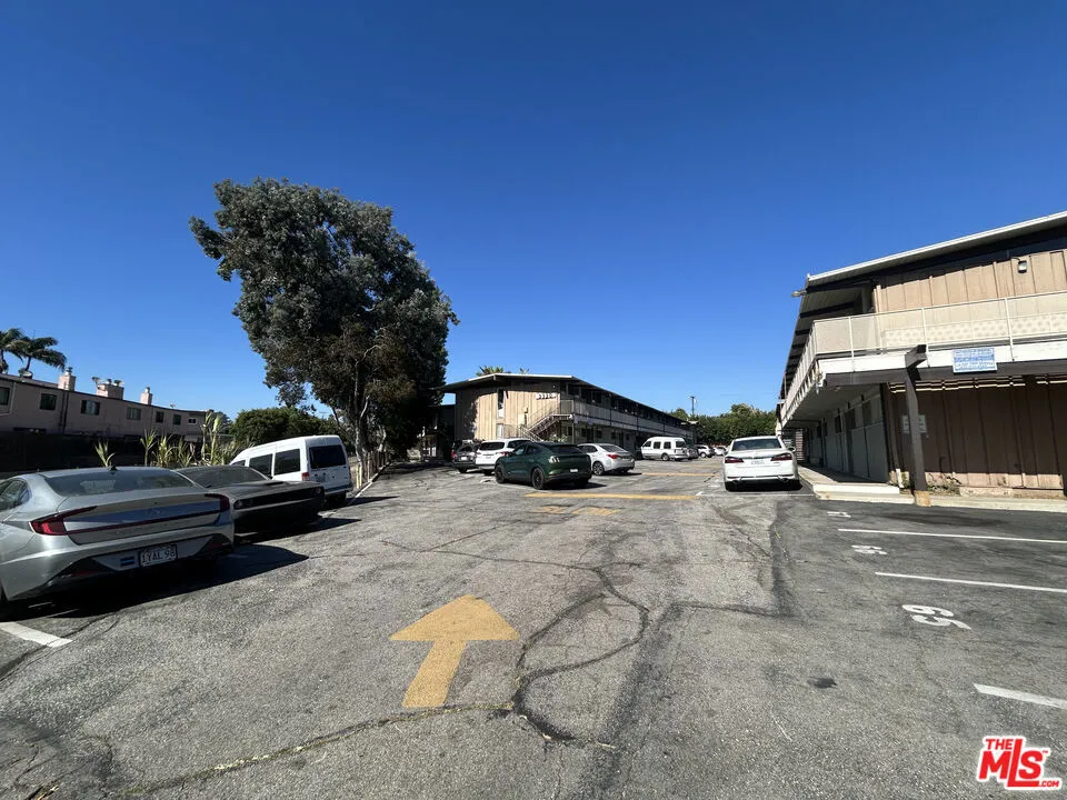 11131 ROSE AVENUE #25 Los Angeles, CA 90034