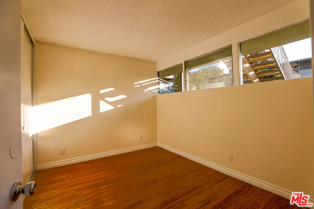 11131 ROSE AVENUE #25 Los Angeles, CA 90034
