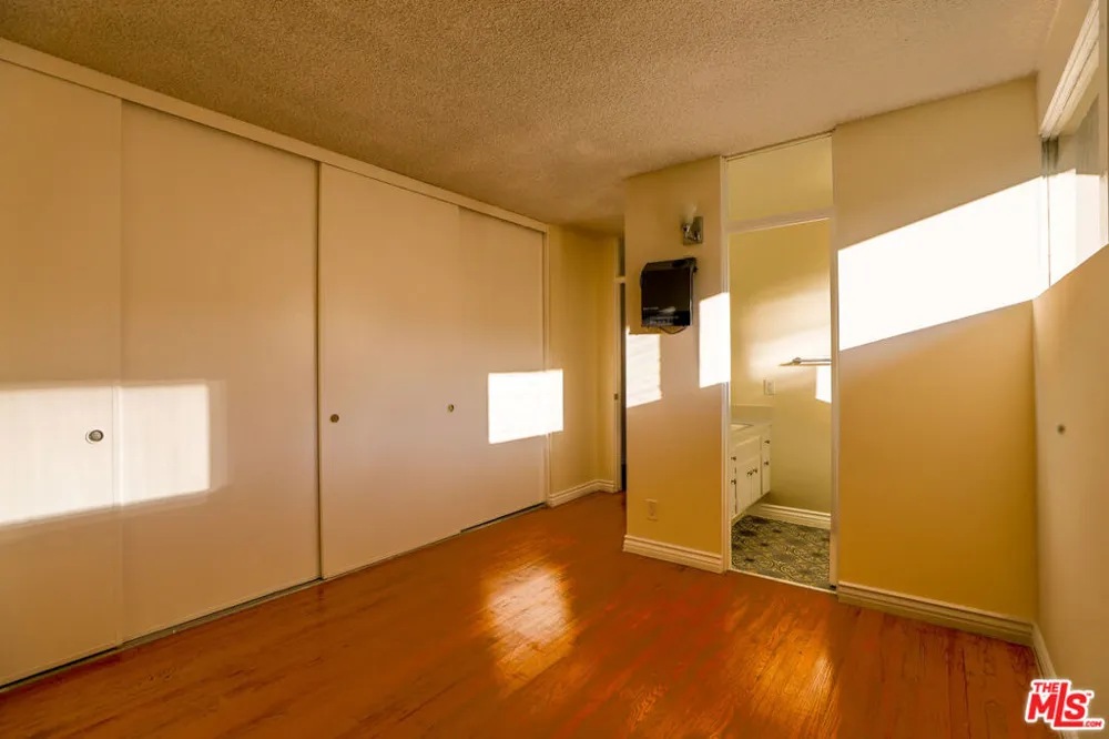 11131 ROSE AVENUE #25 Los Angeles, CA 90034