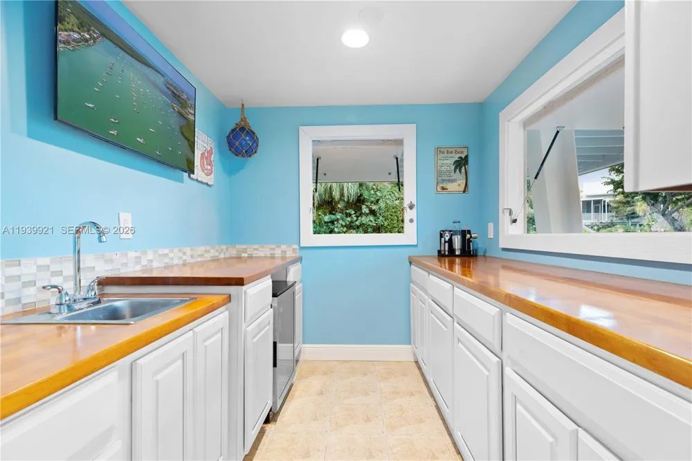 150 Rushton Ln Tavernier, FL 33070