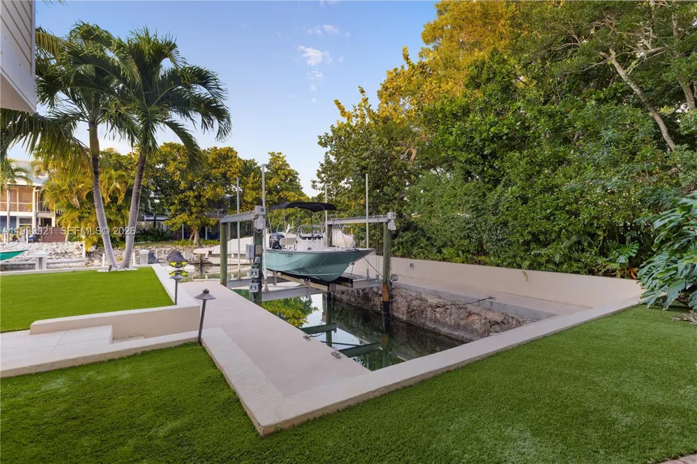 150 Rushton Ln Tavernier, FL 33070