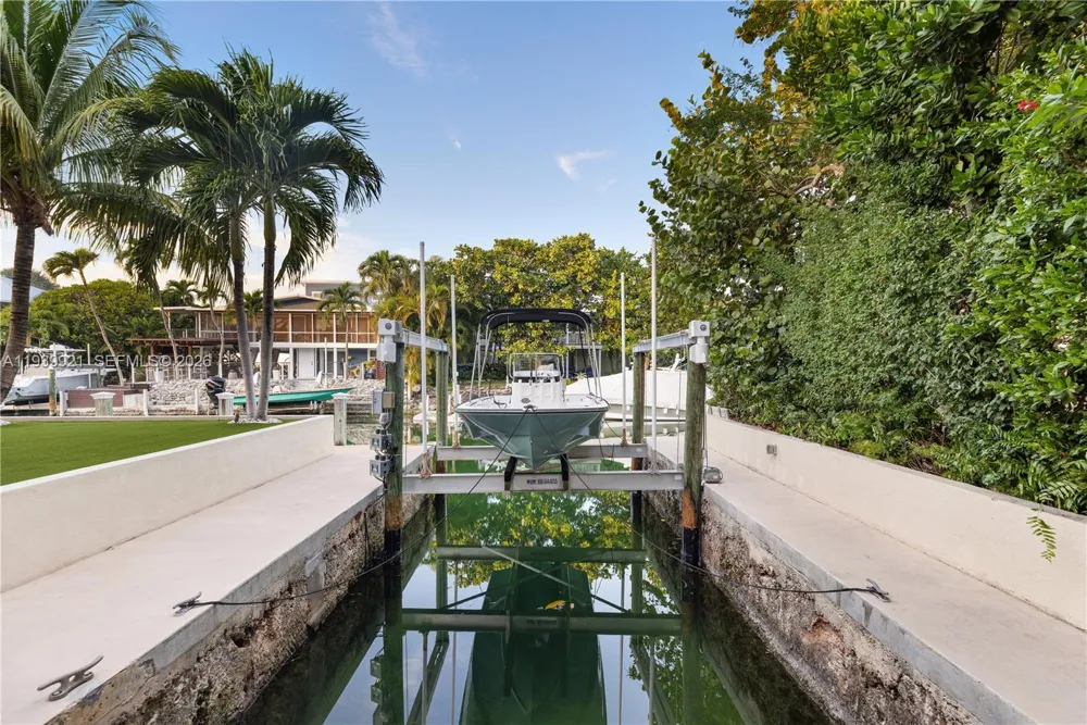150 Rushton Ln Tavernier, FL 33070