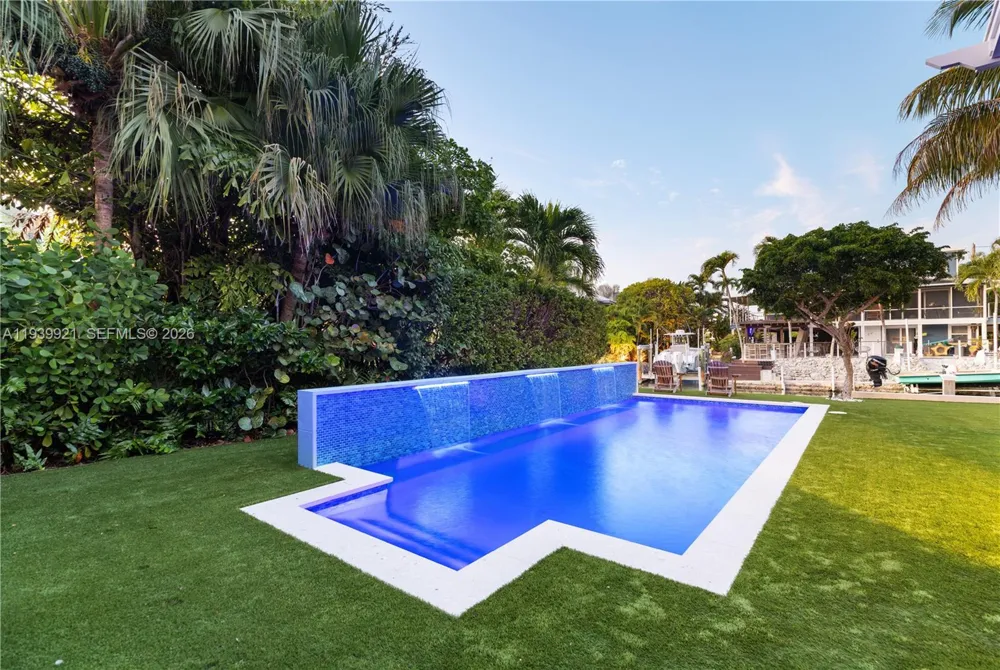 150 Rushton Ln Tavernier, FL 33070