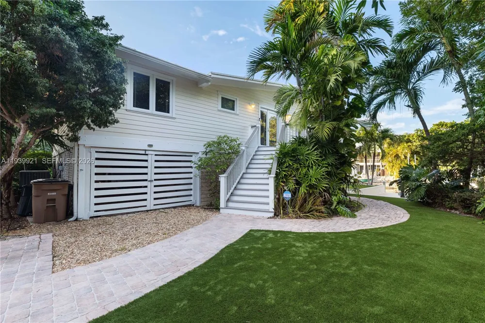 150 Rushton Ln Tavernier, FL 33070