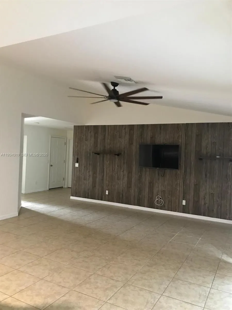 2709 SW 18th Ave Cape Coral, FL 33914