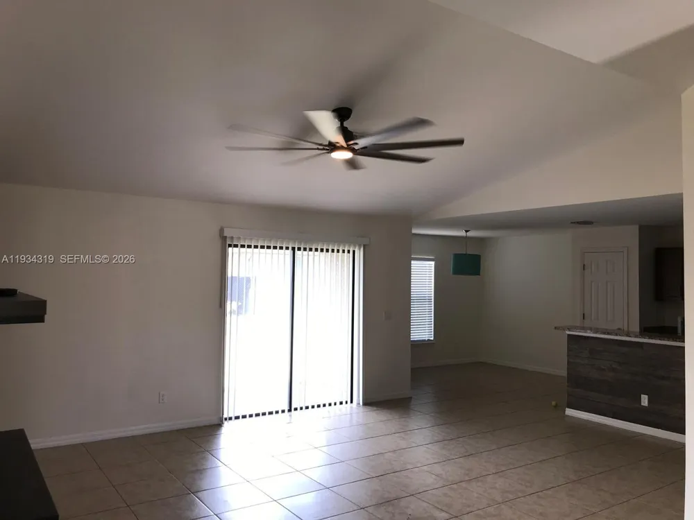 2709 SW 18th Ave Cape Coral, FL 33914