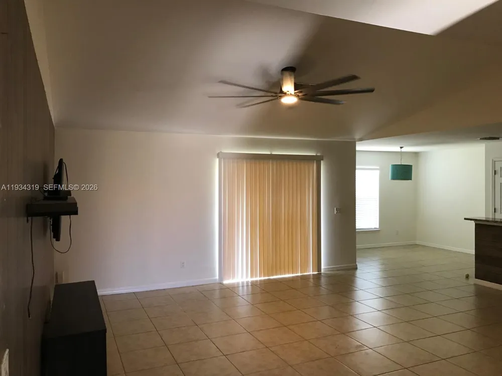 2709 SW 18th Ave Cape Coral, FL 33914