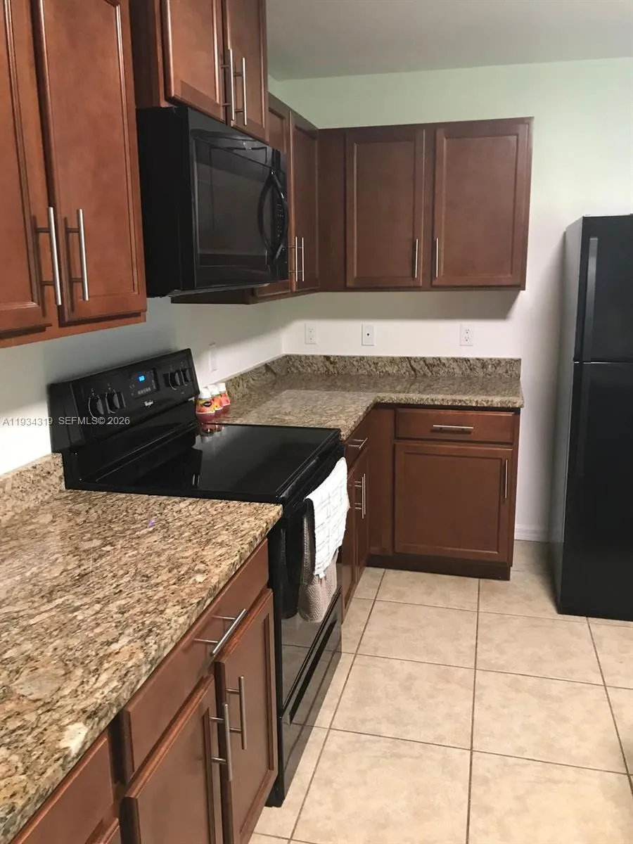 2709 SW 18th Ave Cape Coral, FL 33914
