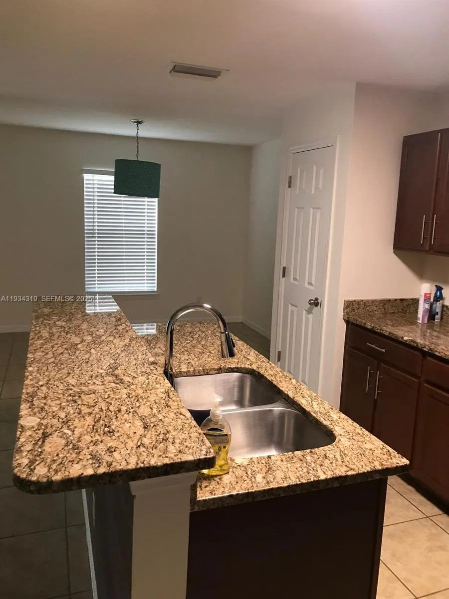 2709 SW 18th Ave Cape Coral, FL 33914