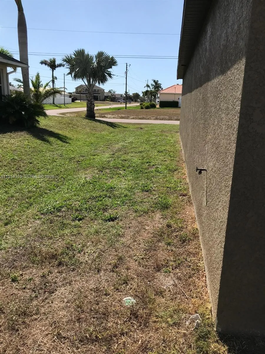 2709 SW 18th Ave Cape Coral, FL 33914
