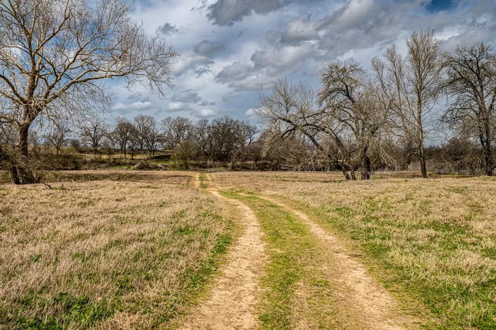 121 Mechelle Street Smithville, TX 78957