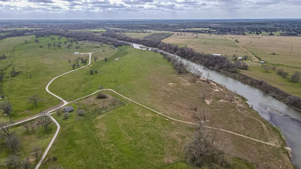 121 Mechelle Street Smithville, TX 78957