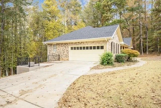 200 Mary Lynn Lane Fayetteville, GA 30214