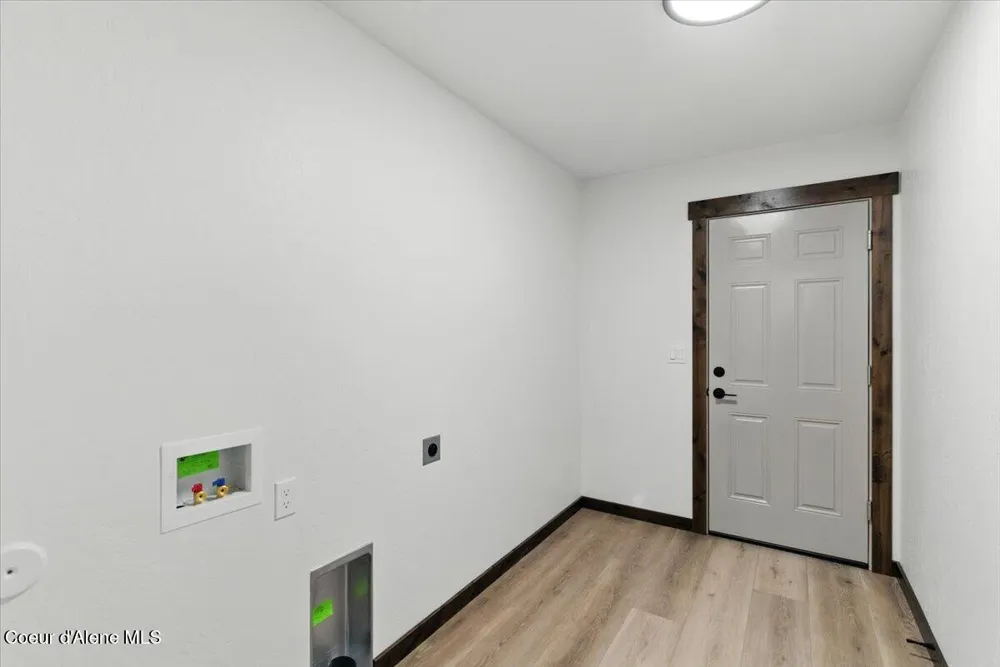 382 Solar Road Oldtown, ID 83822