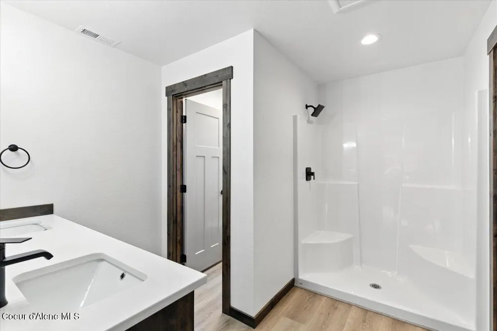382 Solar Road Oldtown, ID 83822
