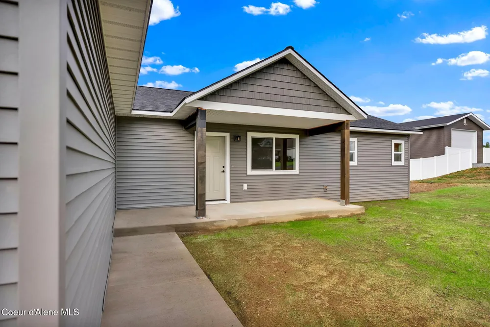 382 Solar Road Oldtown, ID 83822