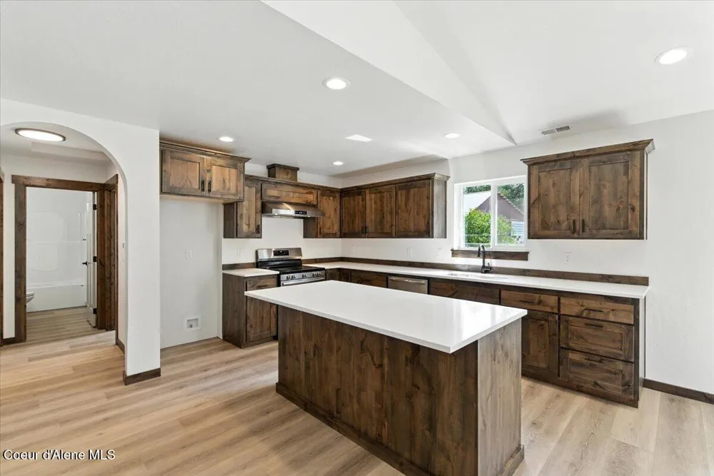 382 Solar Road Oldtown, ID 83822
