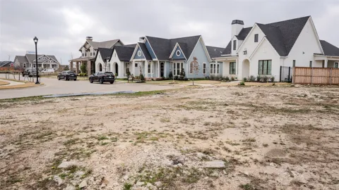 405 Garrett Way