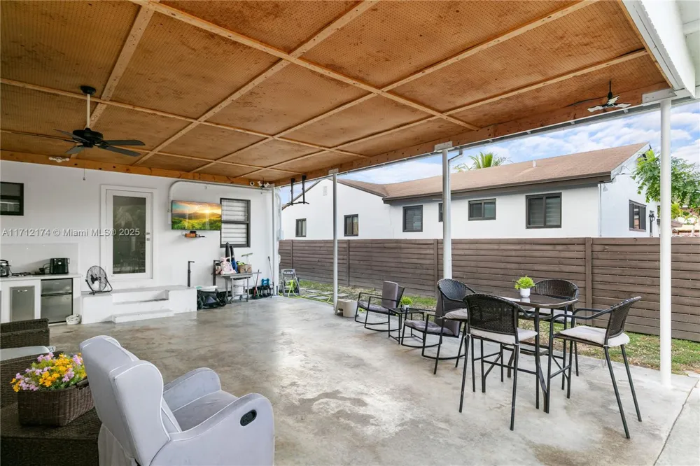 341 NW 67th Ave Miami Springs, FL 33166
