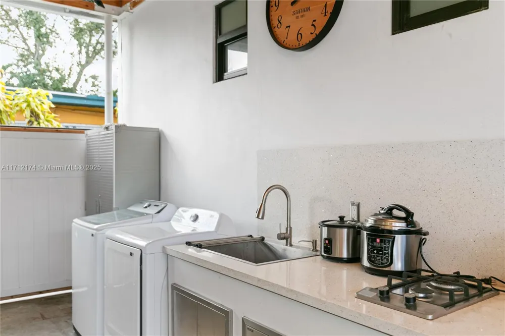 341 NW 67th Ave Miami Springs, FL 33166
