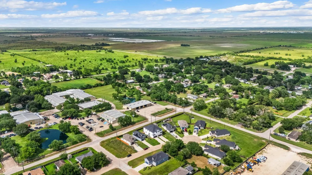 8 Donna Court #B Brookshire, TX 77423