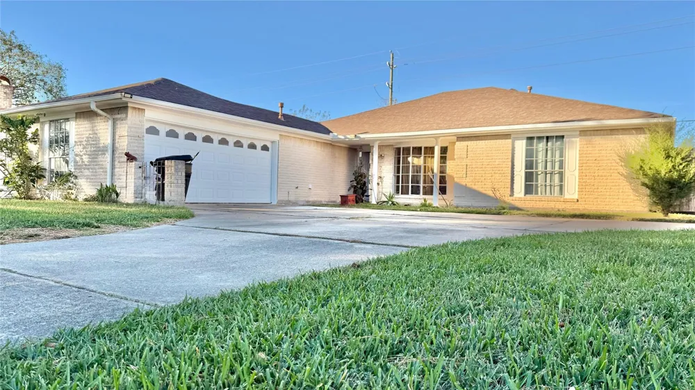 5702 Arncliffe Drive Houston, TX 77088