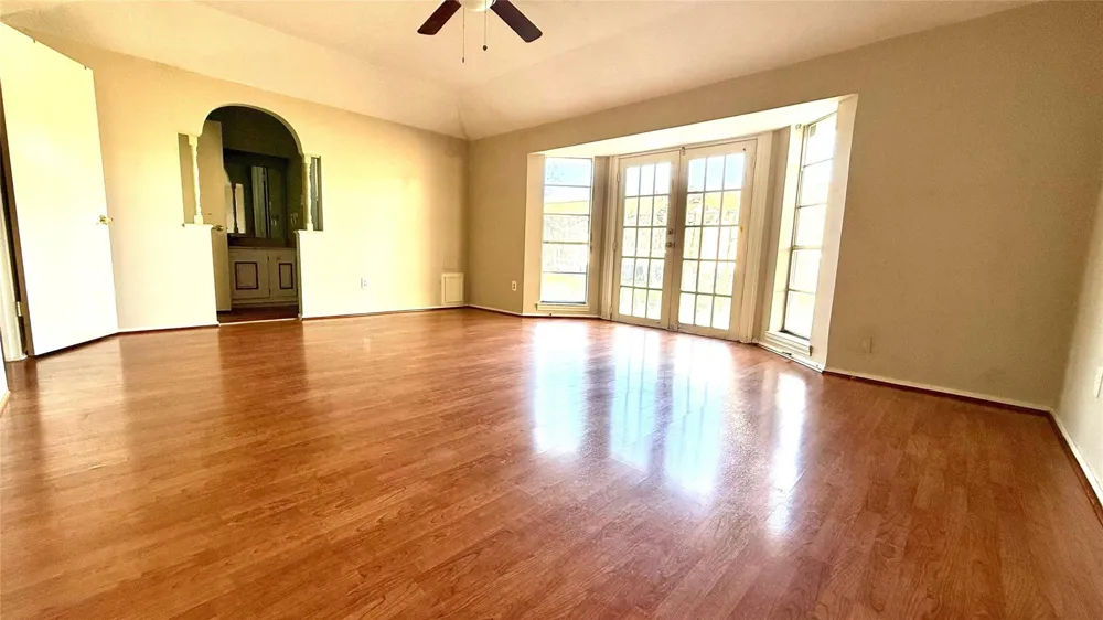 5702 Arncliffe Drive Houston, TX 77088
