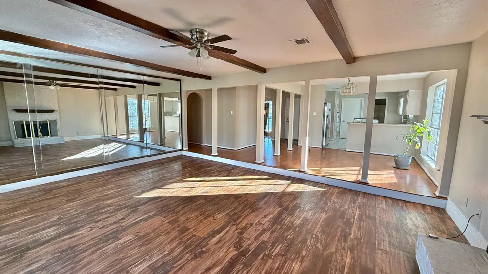 5702 Arncliffe Drive Houston, TX 77088