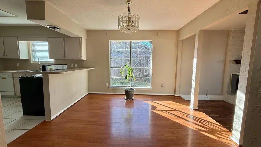 5702 Arncliffe Drive Houston, TX 77088