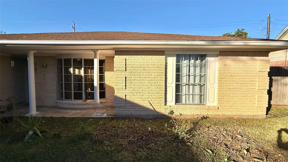 5702 Arncliffe Drive Houston, TX 77088