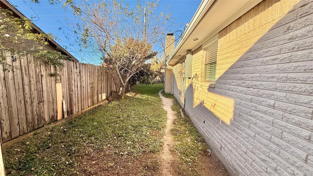 5702 Arncliffe Drive Houston, TX 77088