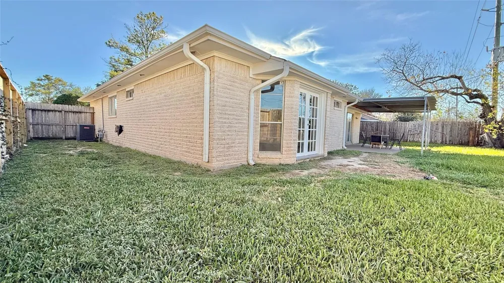 5702 Arncliffe Drive Houston, TX 77088