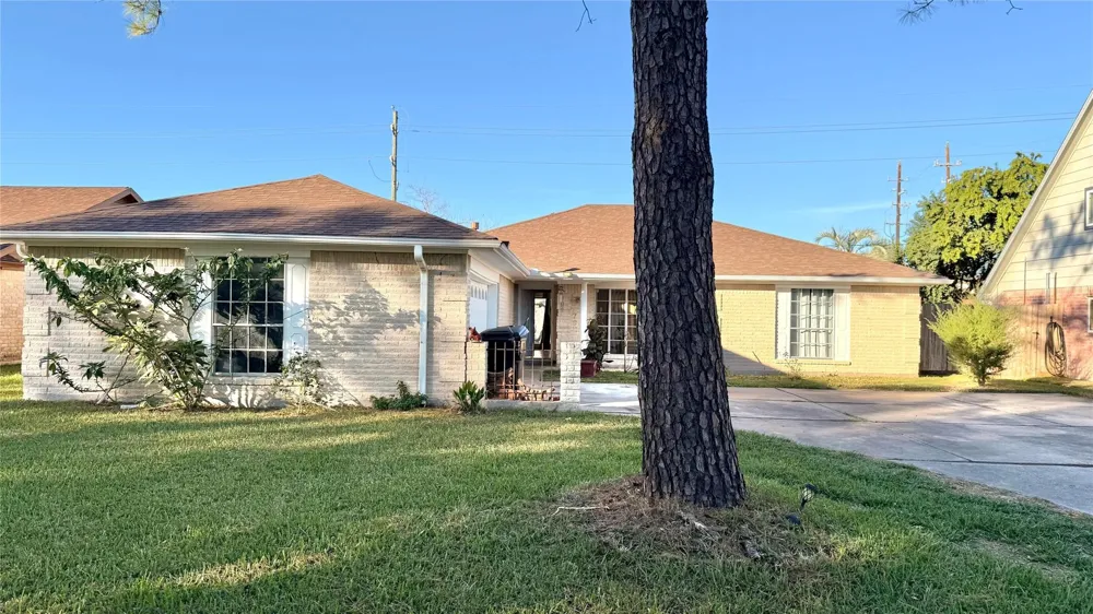 5702 Arncliffe Drive Houston, TX 77088