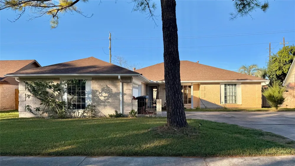 5702 Arncliffe Drive Houston, TX 77088