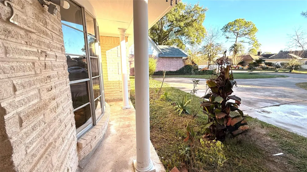 5702 Arncliffe Drive Houston, TX 77088