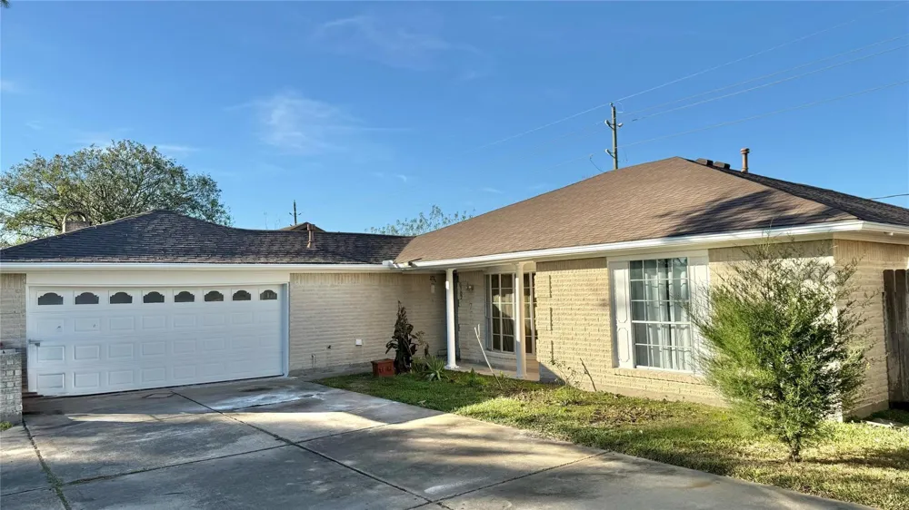 5702 Arncliffe Drive Houston, TX 77088
