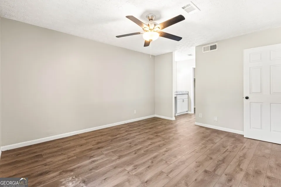8586 Creekwood WAY Jonesboro, GA 30238
