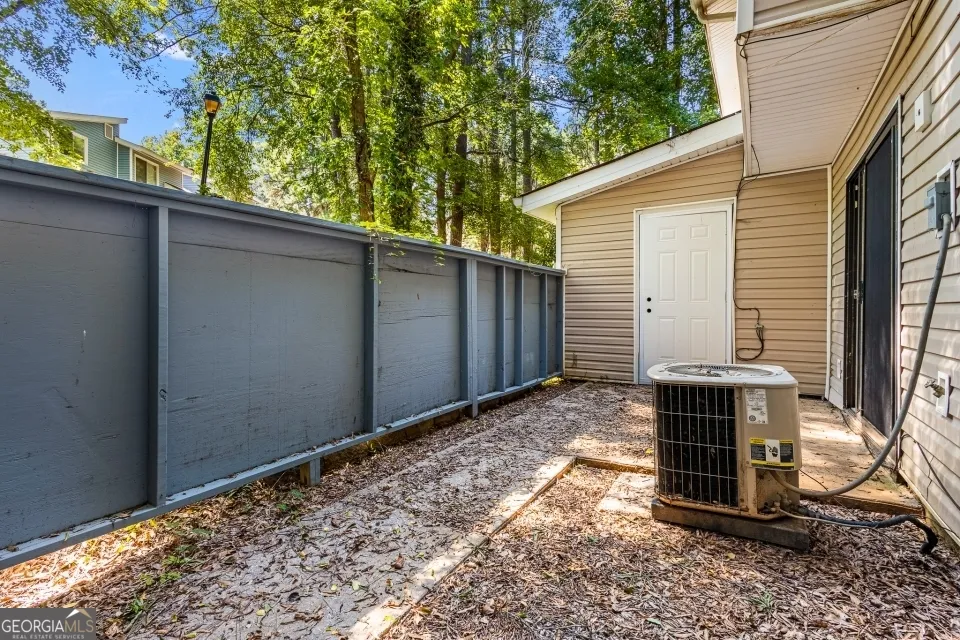8586 Creekwood WAY Jonesboro, GA 30238