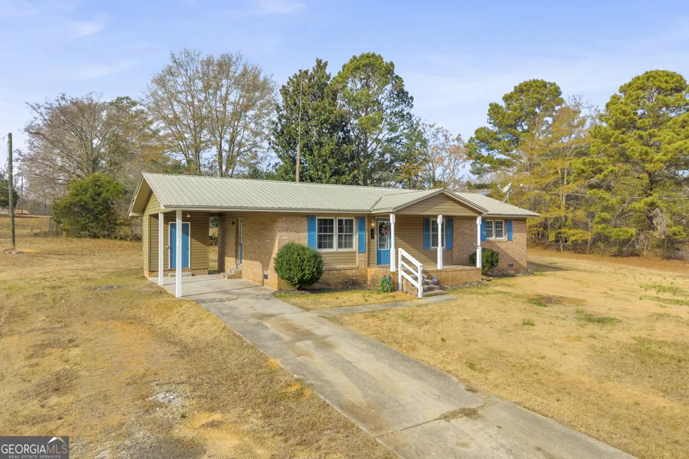 1621 Dickerson RD Elberton, GA 30635