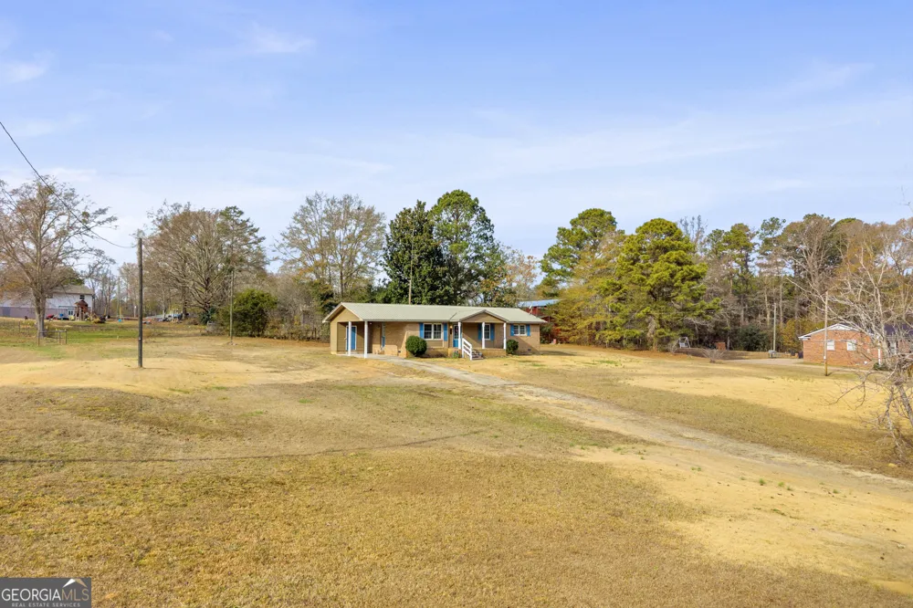 1621 Dickerson RD Elberton, GA 30635