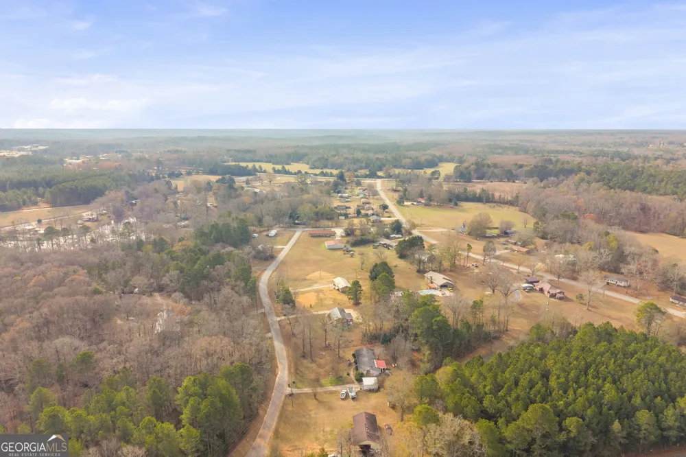 1621 Dickerson RD Elberton, GA 30635