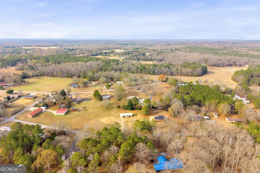 1621 Dickerson RD Elberton, GA 30635